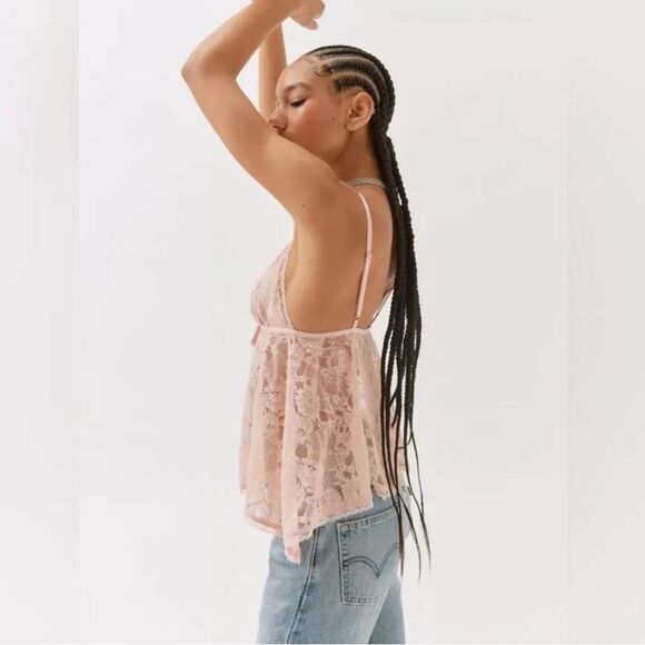 Urban Outfitters UO Roxie Sheer Lace Flyaway Cami Size M Powder Pink - Picture 8 of 9